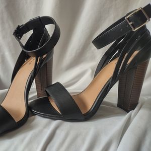 Torrid Block Ankle Strap Heels New with Tag Size 9.5 W